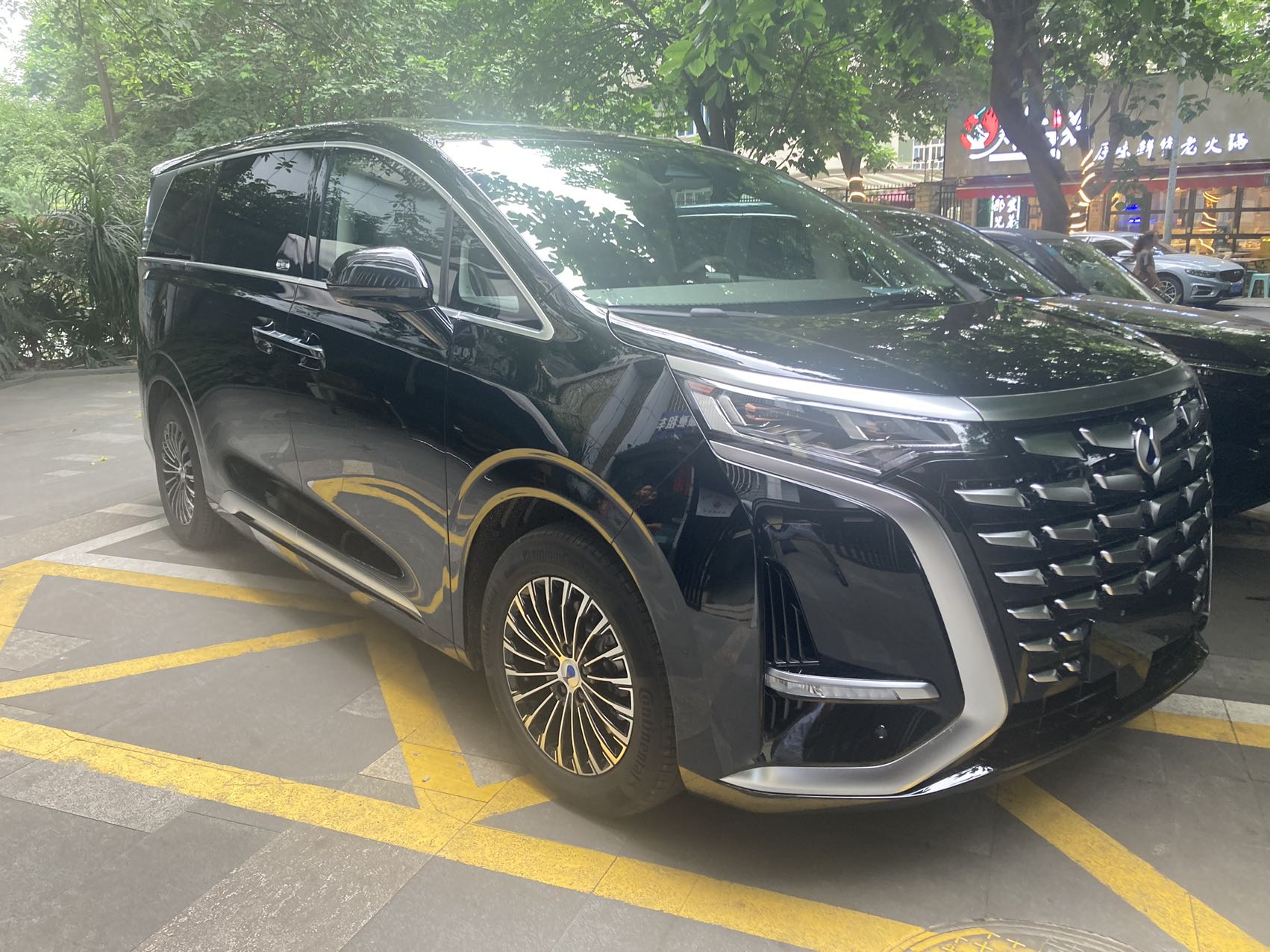 长途自驾前的汽车保养清单：出发前必须检查的N个细节